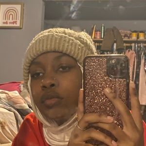 Meet your Posher, Aisha